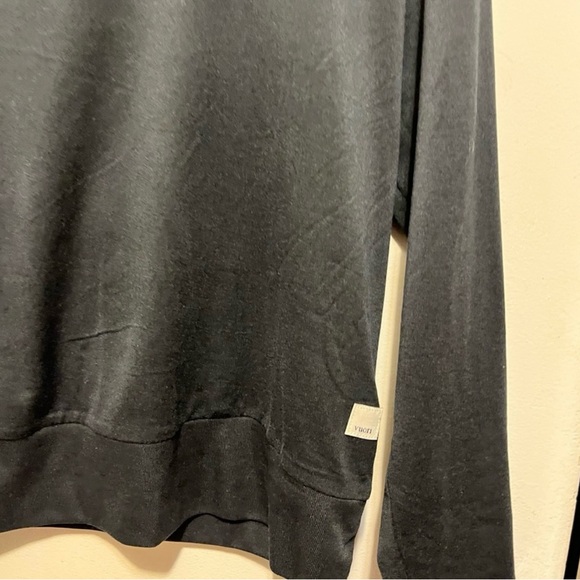Vuori Women's Black top - Picture 4 of 4